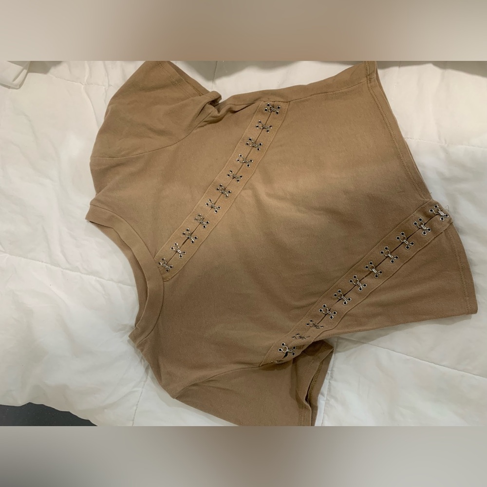 Brown Hook-Accent Short Sleeve Top